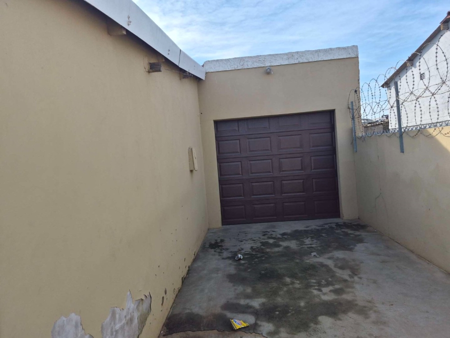 2 Bedroom Property for Sale in Kwazakhele Eastern Cape
